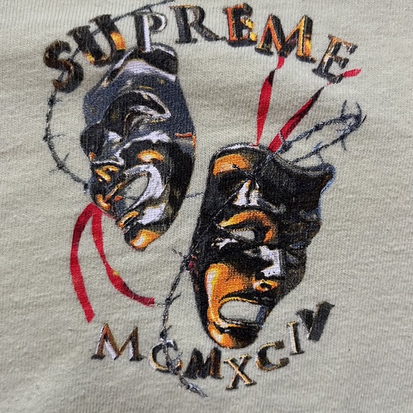 Supreme Laugh Now tee gently used. good condition. pale green. Masks. Size L. - Picture 4 of 7